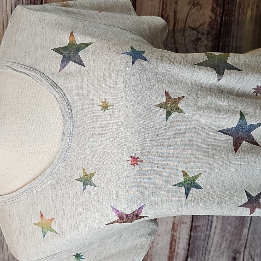 NEW INC INTERNATIONAL CONCEPTS GRAY STAR SHORT CAP SLEEVE PULLOVER TEE - Picture 2 of 12